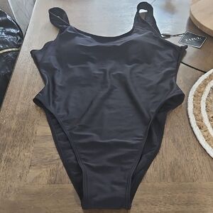Zaful Black One-Piece Swimsuit with High Cut Design